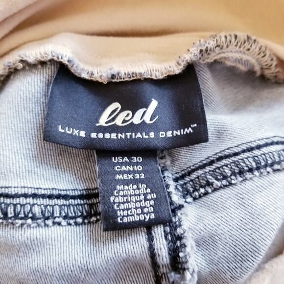 Lux Essentials Secret Fit Belly Skinny Distressed Jeans, Maternity 30 (US 10) - Picture 7 of 8